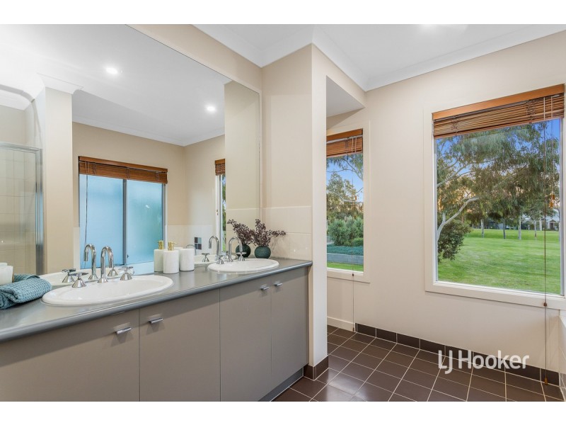 7 Caraway Crescent, Point Cook VIC 3030