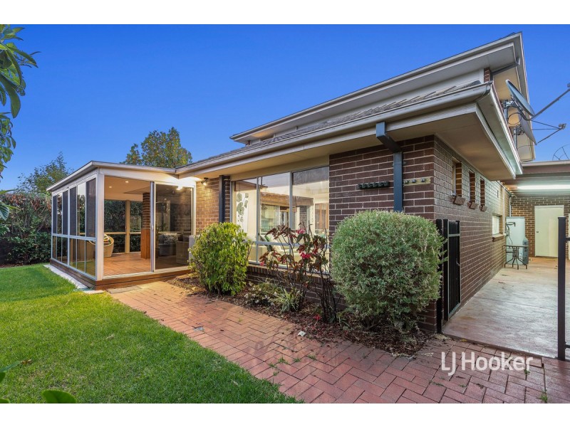 7 Caraway Crescent, Point Cook VIC 3030