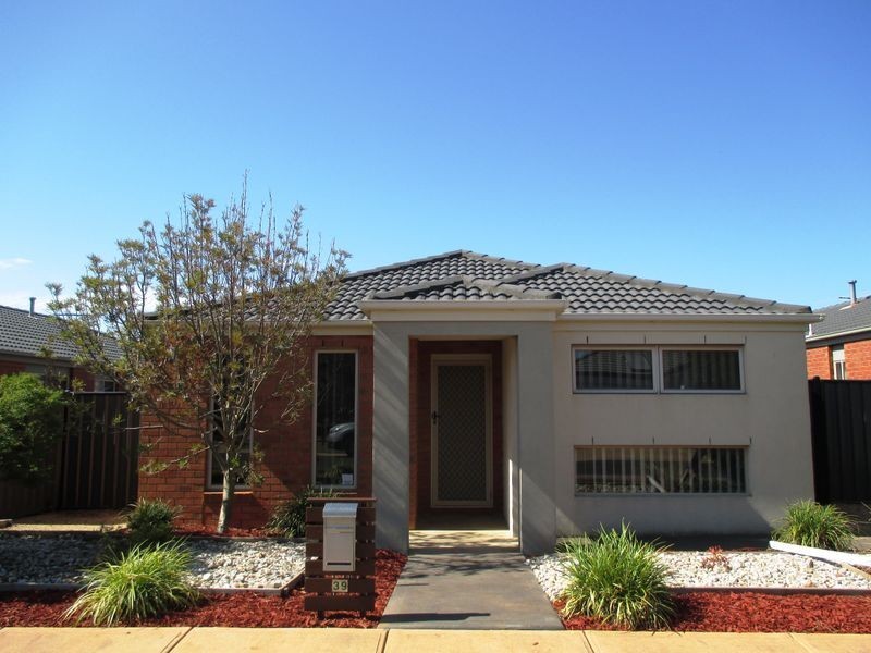 39 Dargy Amble, Point Cook VIC 3030