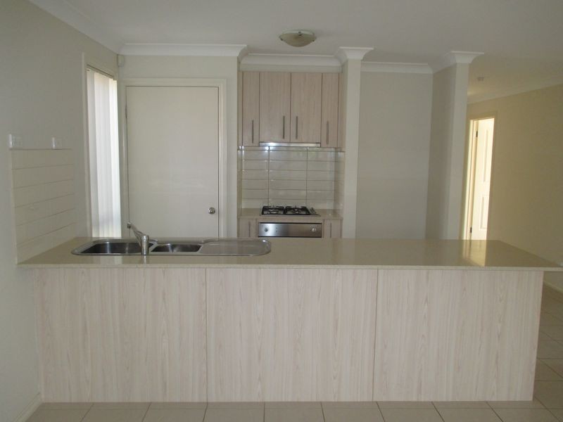 39 Dargy Amble, Point Cook VIC 3030