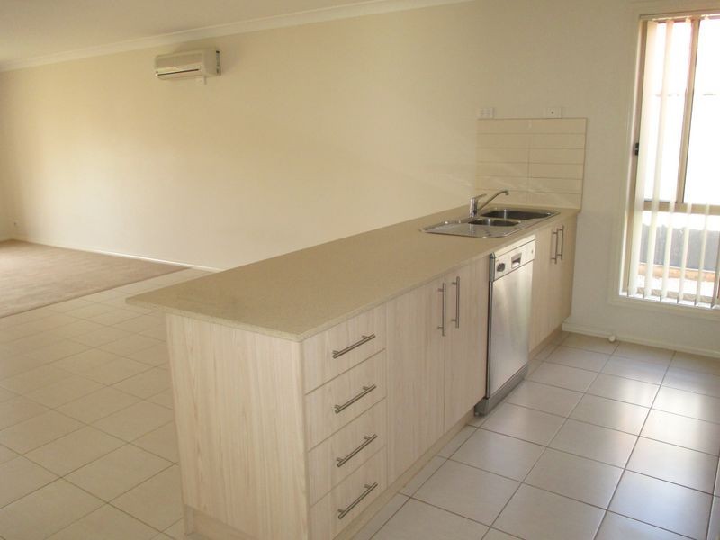 39 Dargy Amble, Point Cook VIC 3030