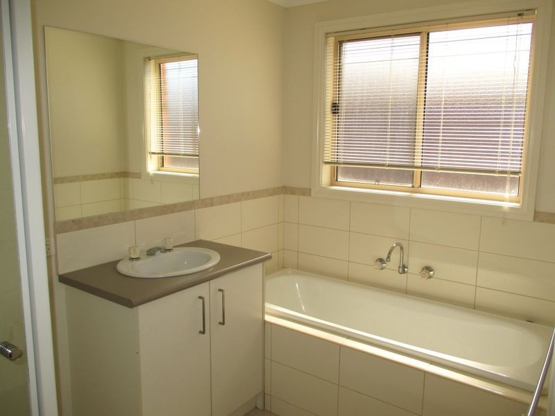 39 Dargy Amble, Point Cook VIC 3030