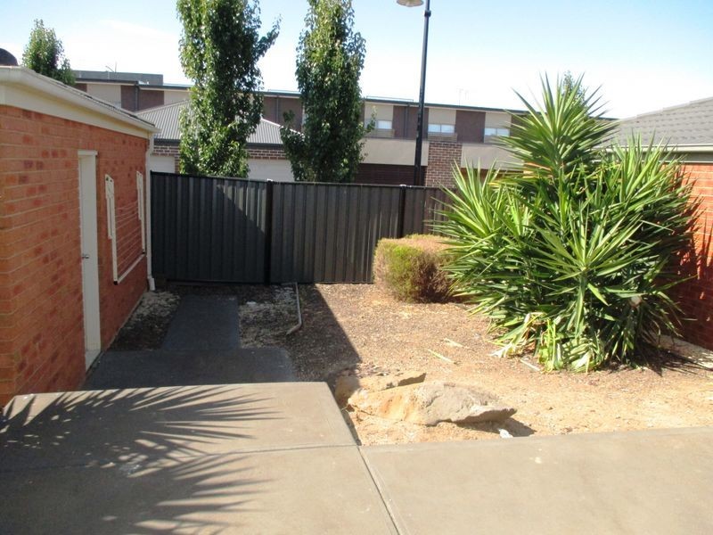 39 Dargy Amble, Point Cook VIC 3030