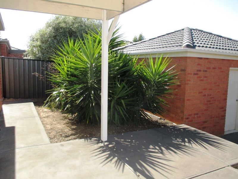 39 Dargy Amble, Point Cook VIC 3030