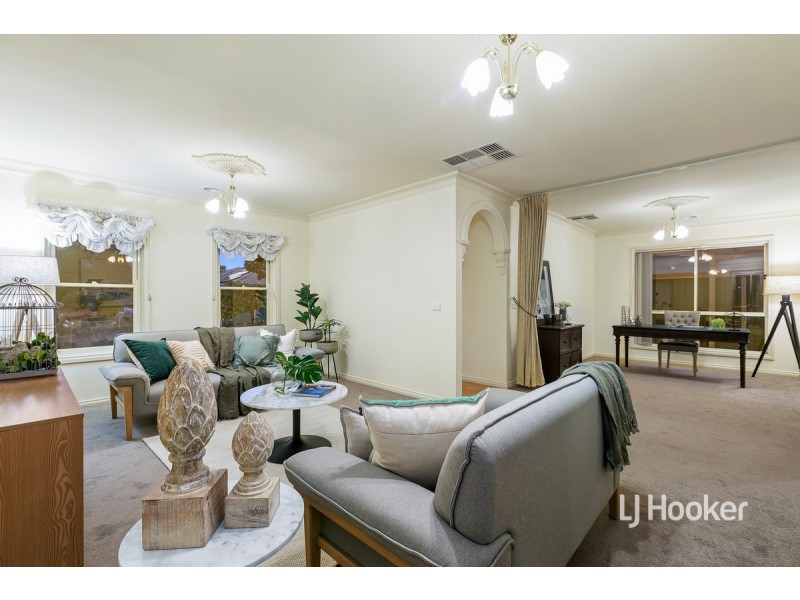 3 Mickleton Grove, Point Cook VIC 3030