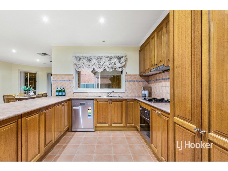 3 Mickleton Grove, Point Cook VIC 3030