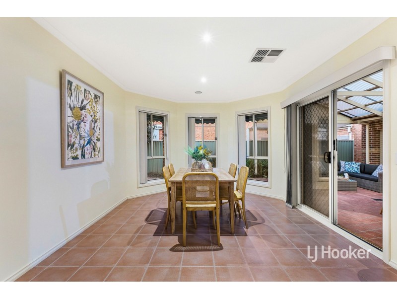 3 Mickleton Grove, Point Cook VIC 3030