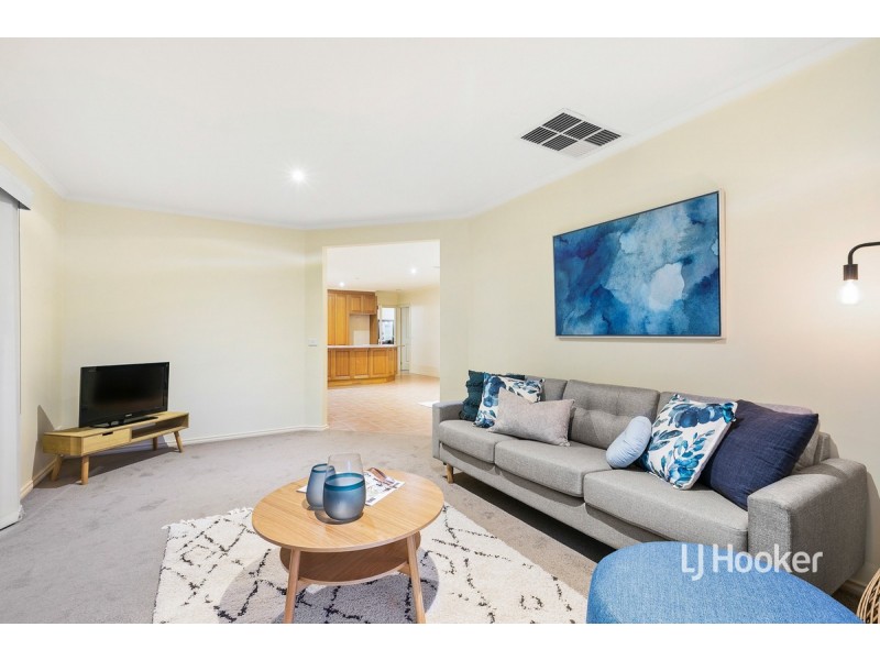 3 Mickleton Grove, Point Cook VIC 3030