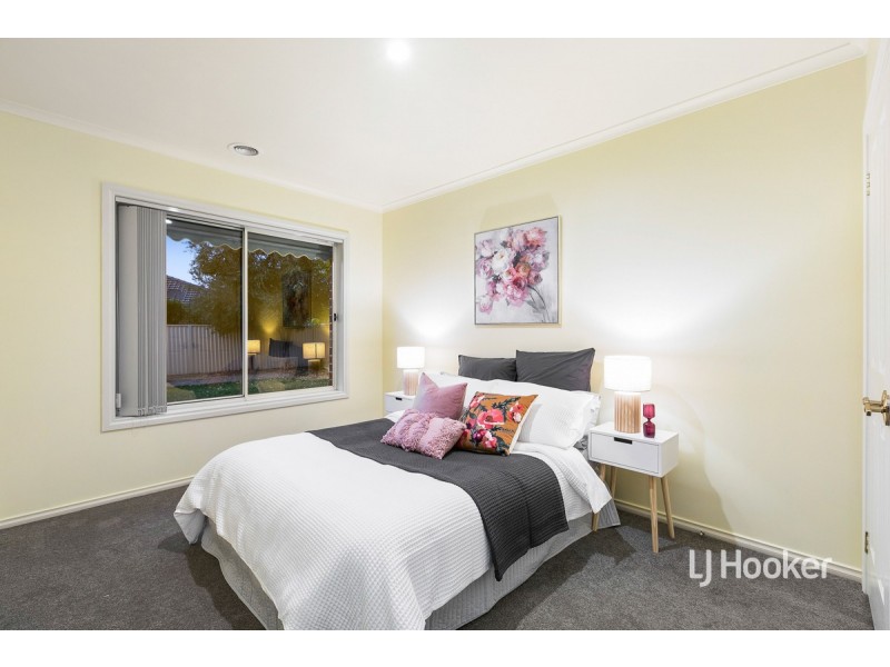 3 Mickleton Grove, Point Cook VIC 3030