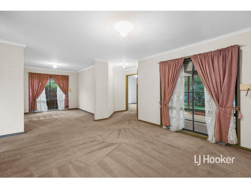 7 Henry Drive, Altona Meadows VIC 3028