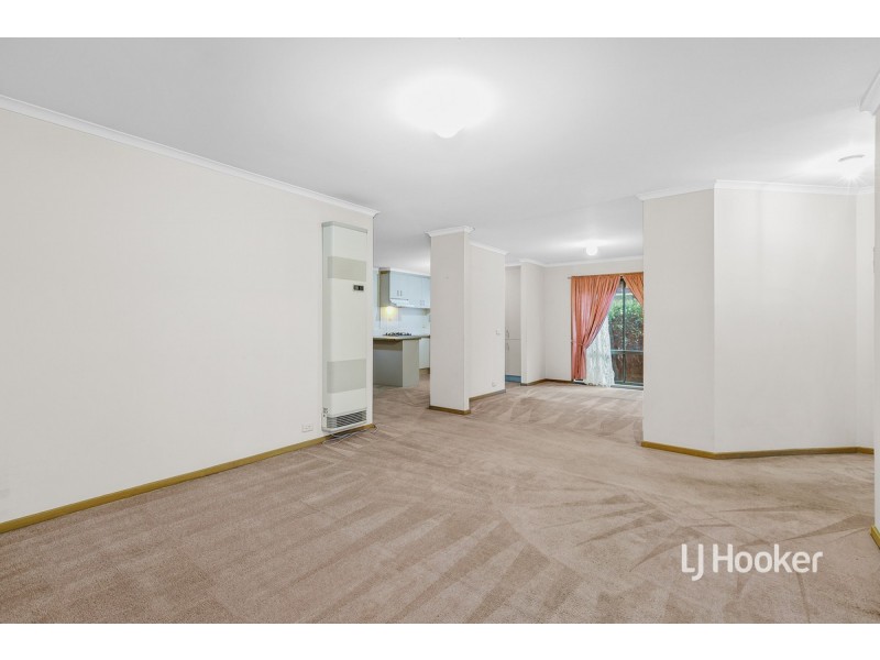 7 Henry Drive, Altona Meadows VIC 3028