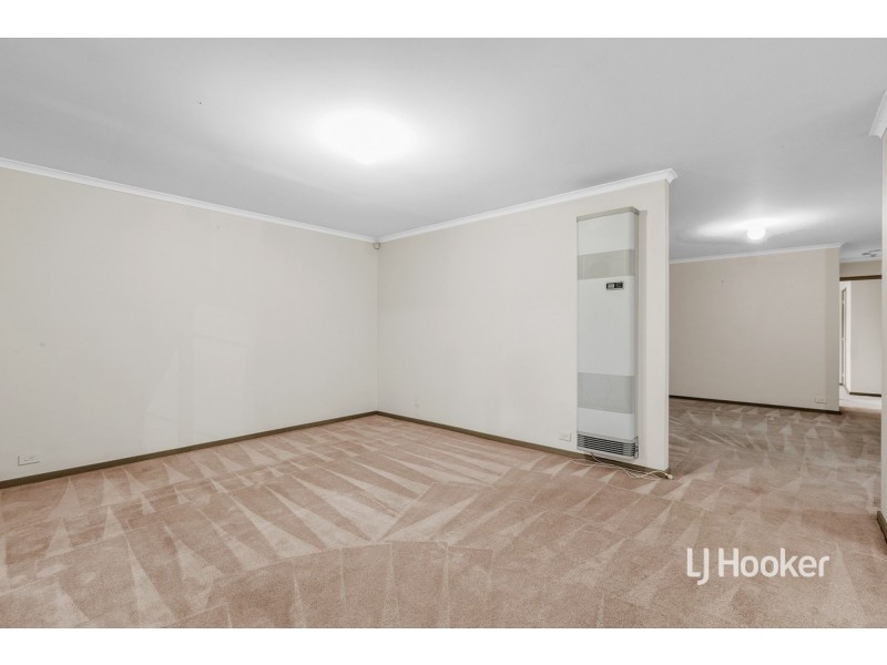 7 Henry Drive, Altona Meadows VIC 3028