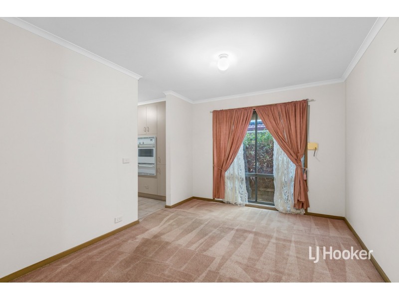 7 Henry Drive, Altona Meadows VIC 3028