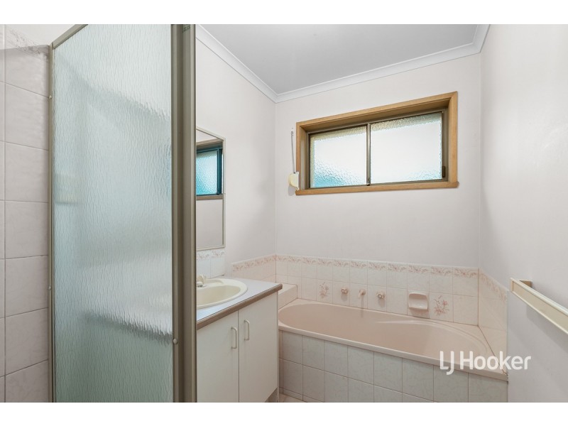 7 Henry Drive, Altona Meadows VIC 3028