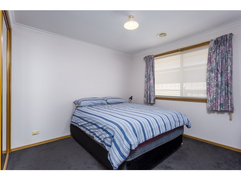 19 Whitehead Court, Altona Meadows VIC 3028