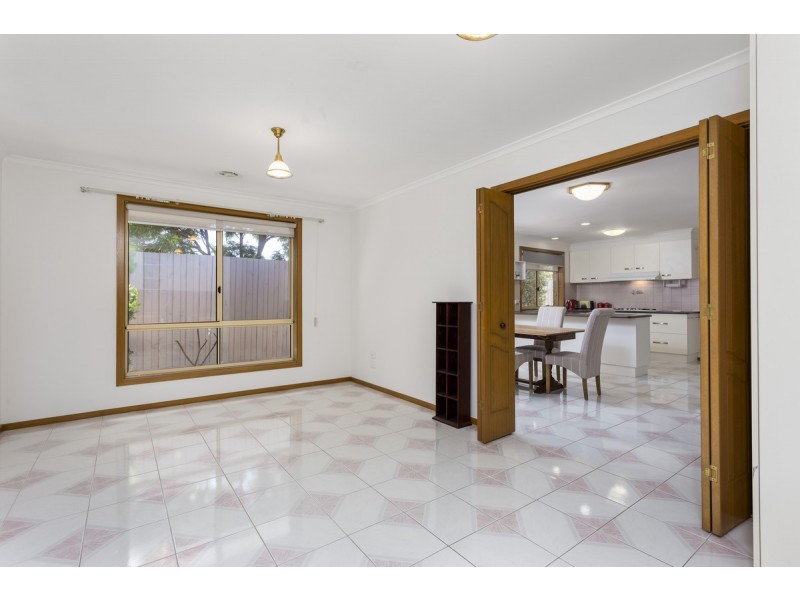 19 Whitehead Court, Altona Meadows VIC 3028