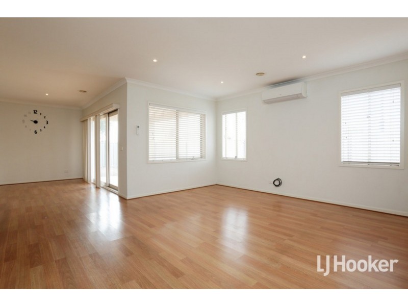 2 Pinoak Street, Point Cook VIC 3030