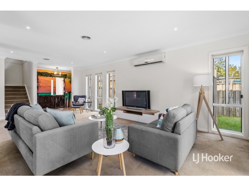63 Vaucluse Boulevard, Sanctuary Lakes VIC 3030