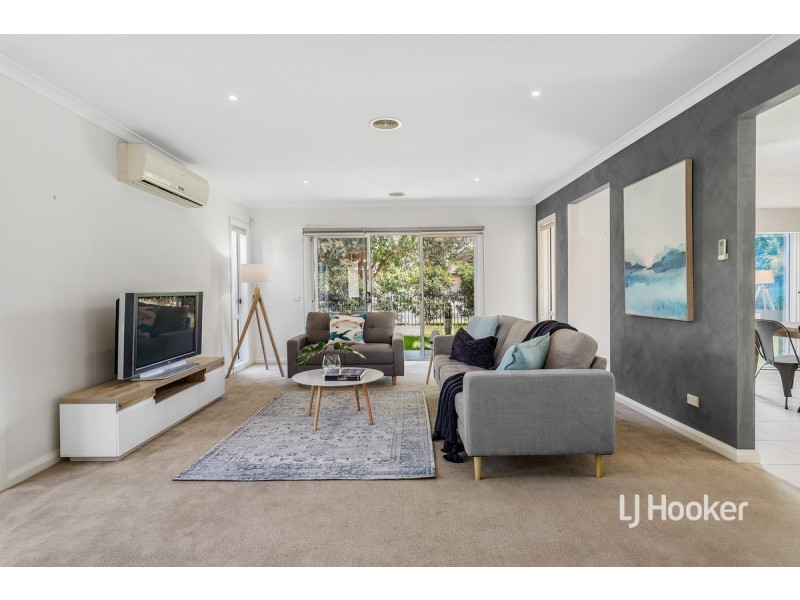63 Vaucluse Boulevard, Sanctuary Lakes VIC 3030