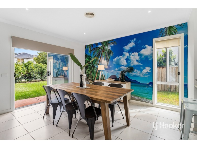 63 Vaucluse Boulevard, Sanctuary Lakes VIC 3030