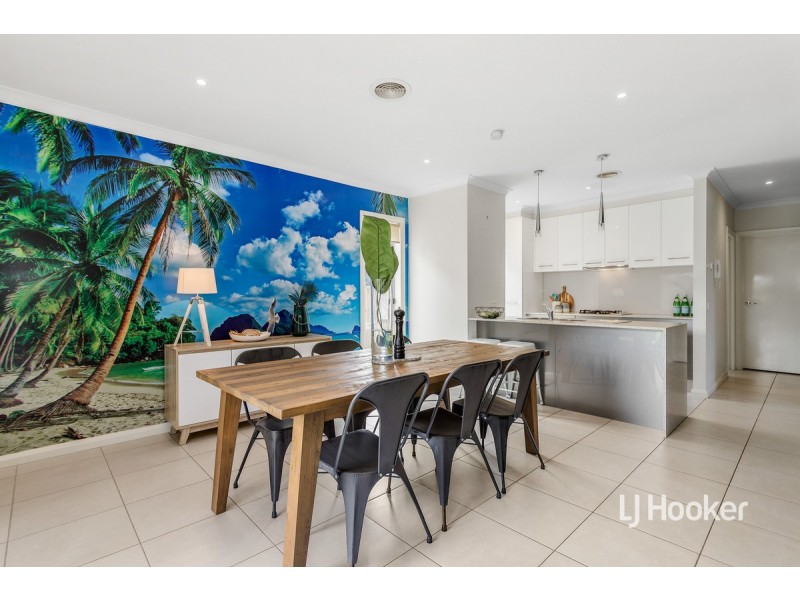 63 Vaucluse Boulevard, Sanctuary Lakes VIC 3030