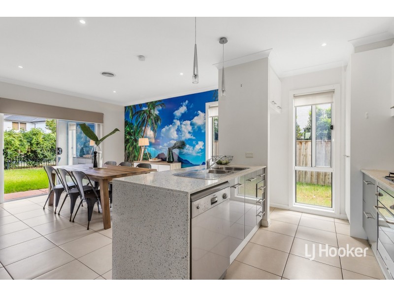 63 Vaucluse Boulevard, Sanctuary Lakes VIC 3030
