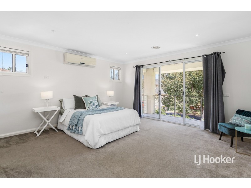63 Vaucluse Boulevard, Sanctuary Lakes VIC 3030
