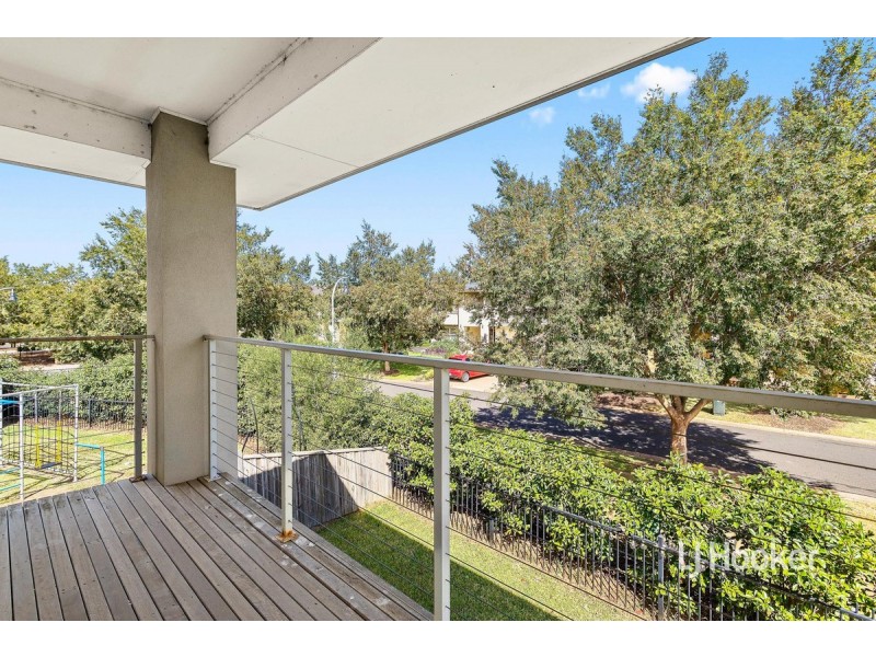 63 Vaucluse Boulevard, Sanctuary Lakes VIC 3030