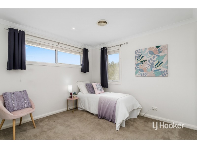 63 Vaucluse Boulevard, Sanctuary Lakes VIC 3030