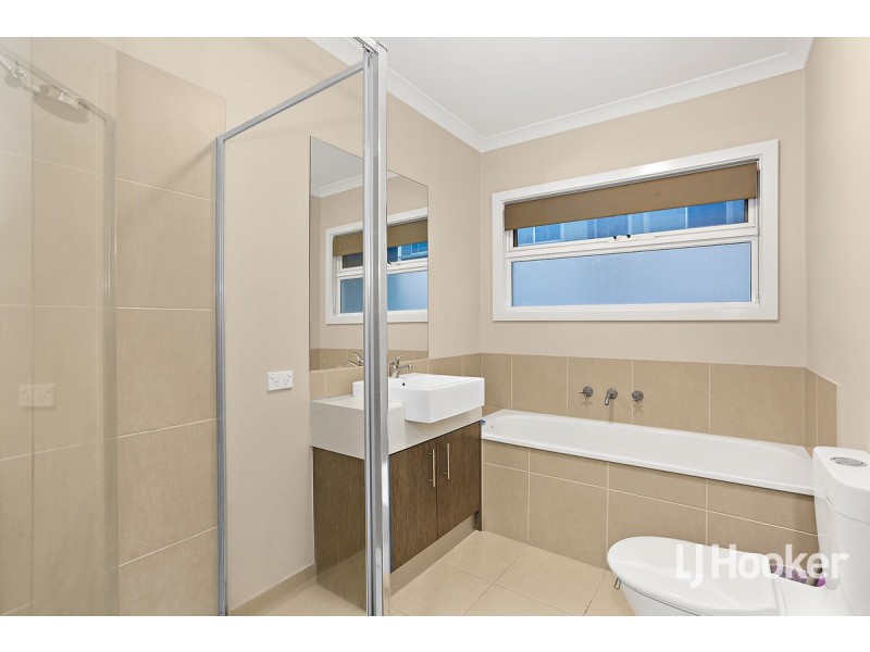 32 Chanticleer Drive, Mernda VIC 3754