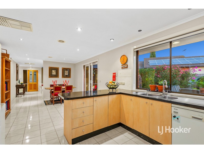 12 Sturrock Court, Altona Meadows VIC 3028