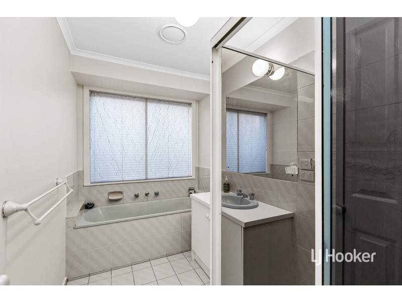 12 Sturrock Court, Altona Meadows VIC 3028