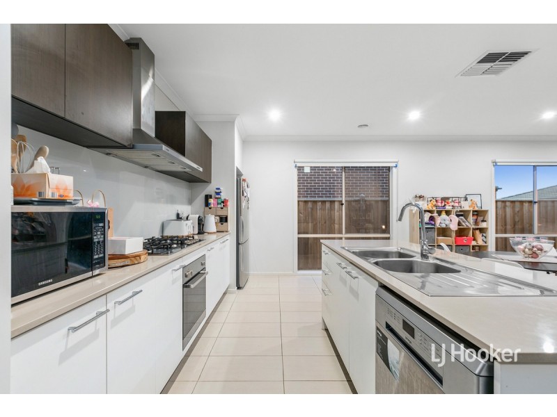 69 Grassbird Drive, Point Cook VIC 3030