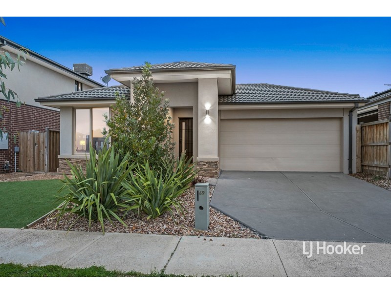 69 Grassbird Drive, Point Cook VIC 3030