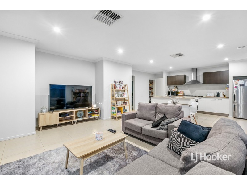 69 Grassbird Drive, Point Cook VIC 3030