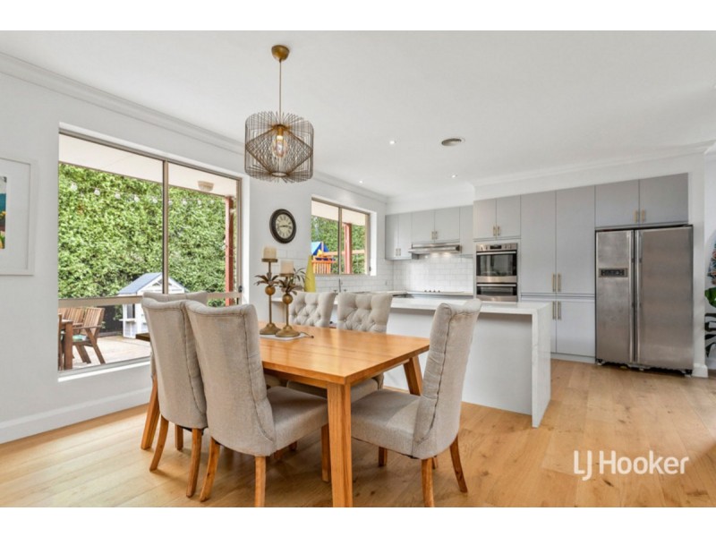 16 Fleming Avenue, Seabrook VIC 3028