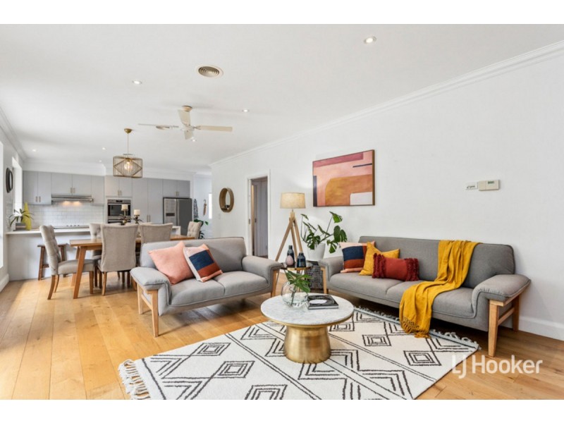 16 Fleming Avenue, Seabrook VIC 3028