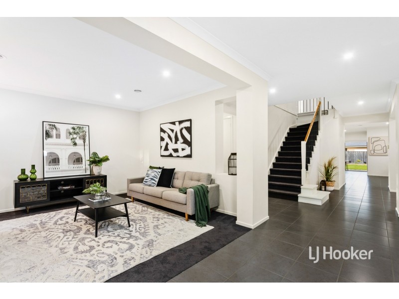 12 Solero Parade, Sanctuary Lakes VIC 3030