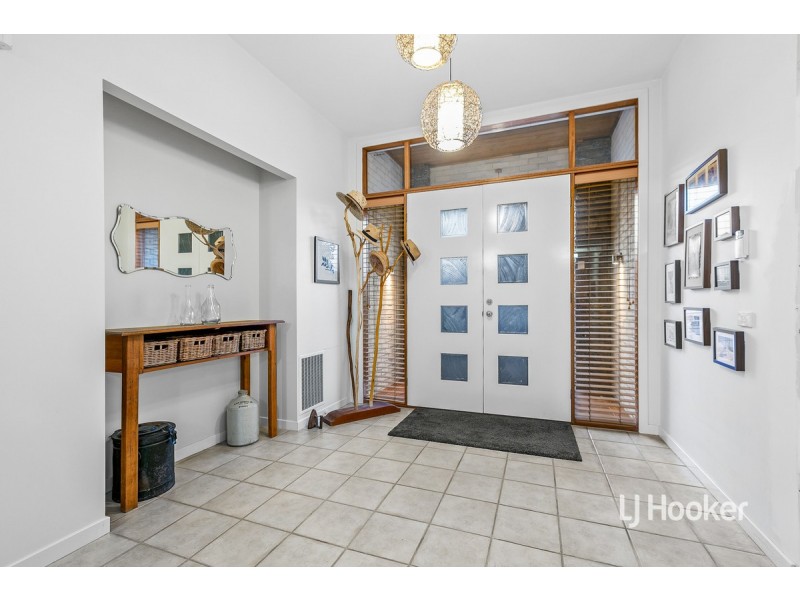 2 Gilmore Grove, Point Cook VIC 3030