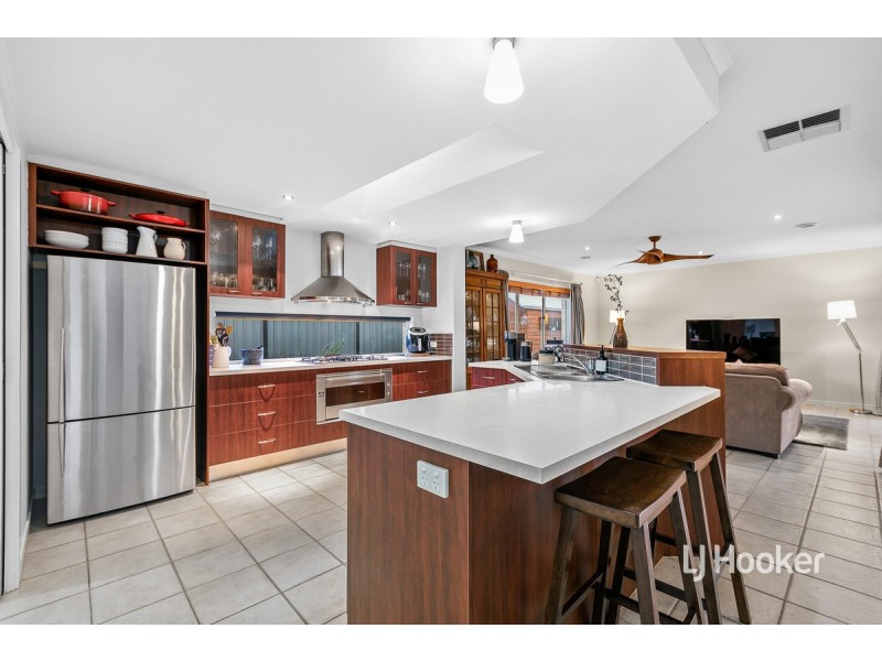 2 Gilmore Grove, Point Cook VIC 3030