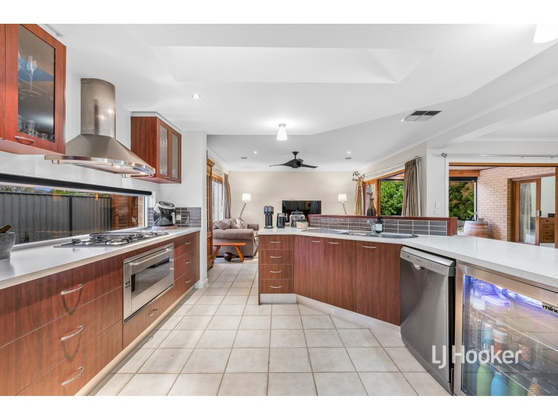 2 Gilmore Grove, Point Cook VIC 3030