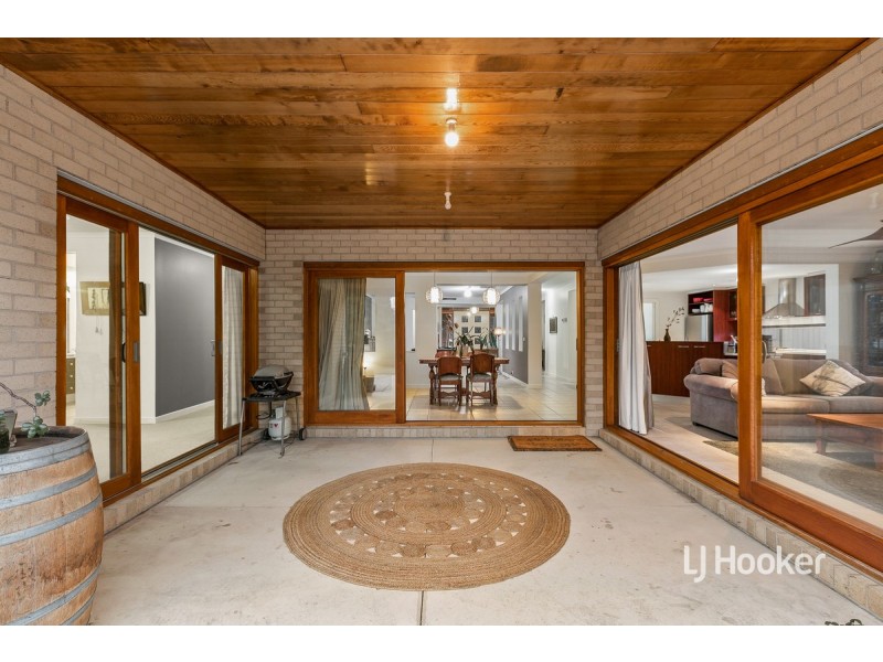 2 Gilmore Grove, Point Cook VIC 3030