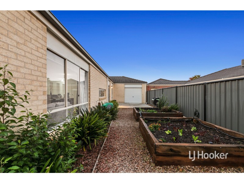 2 Gilmore Grove, Point Cook VIC 3030