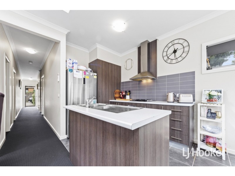 16 Alphie Way, Doreen VIC 3754