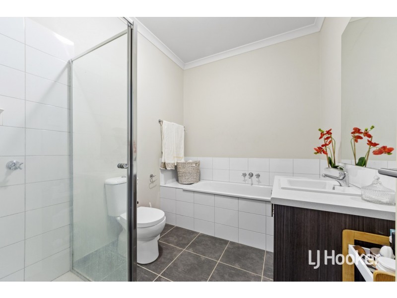 16 Alphie Way, Doreen VIC 3754