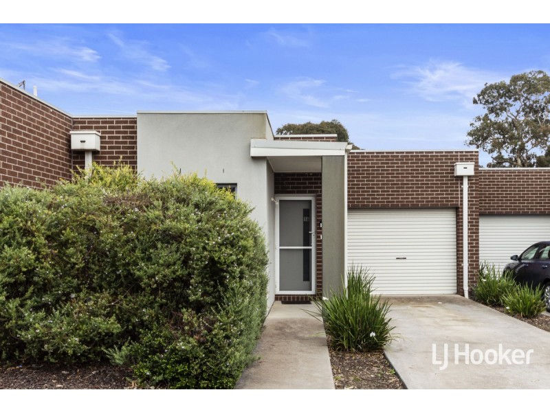 16 Alphie Way, Doreen VIC 3754