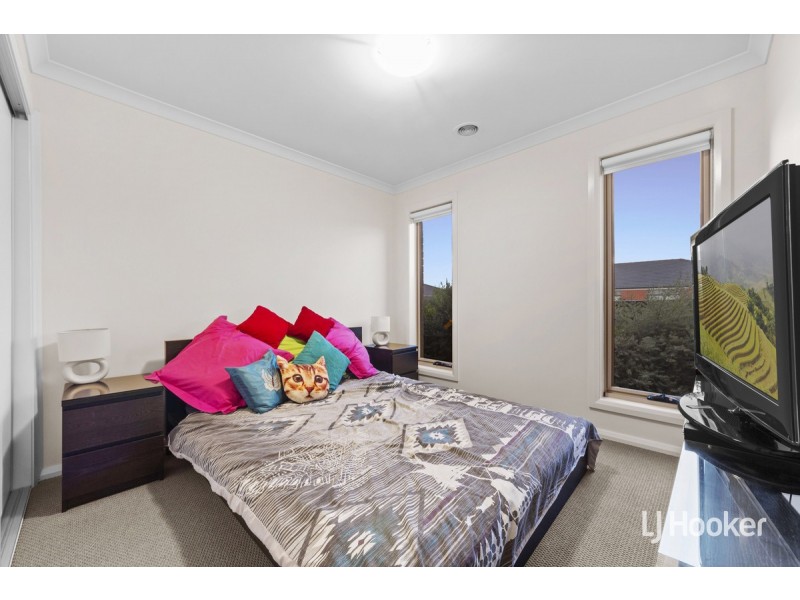 44 Newington Drive, Cranbourne East VIC 3977