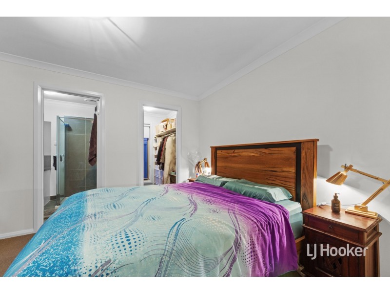 44 Newington Drive, Cranbourne East VIC 3977
