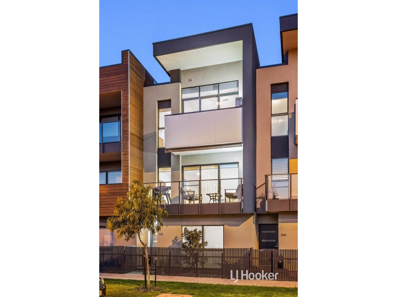 136 Malibu Boulevard, Point Cook VIC 3030