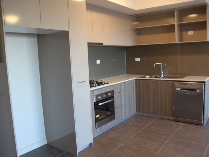 28/2-10 Monckton Place, Caroline Springs VIC 3023